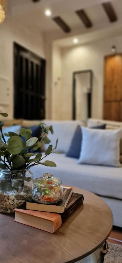 El Atajo Apartment *